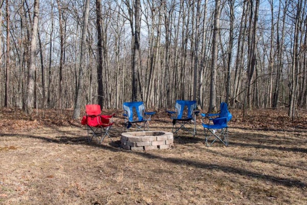 Comfortable Log Home about 4 Miles to Shenandoah River image 24