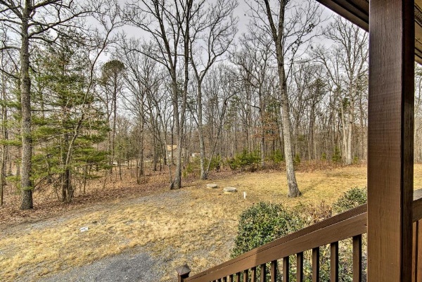 Comfortable Log Home about 4 Miles to Shenandoah River image 25