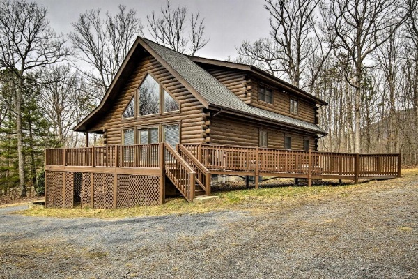 Comfortable Log Home about 4 Miles to Shenandoah River image 26